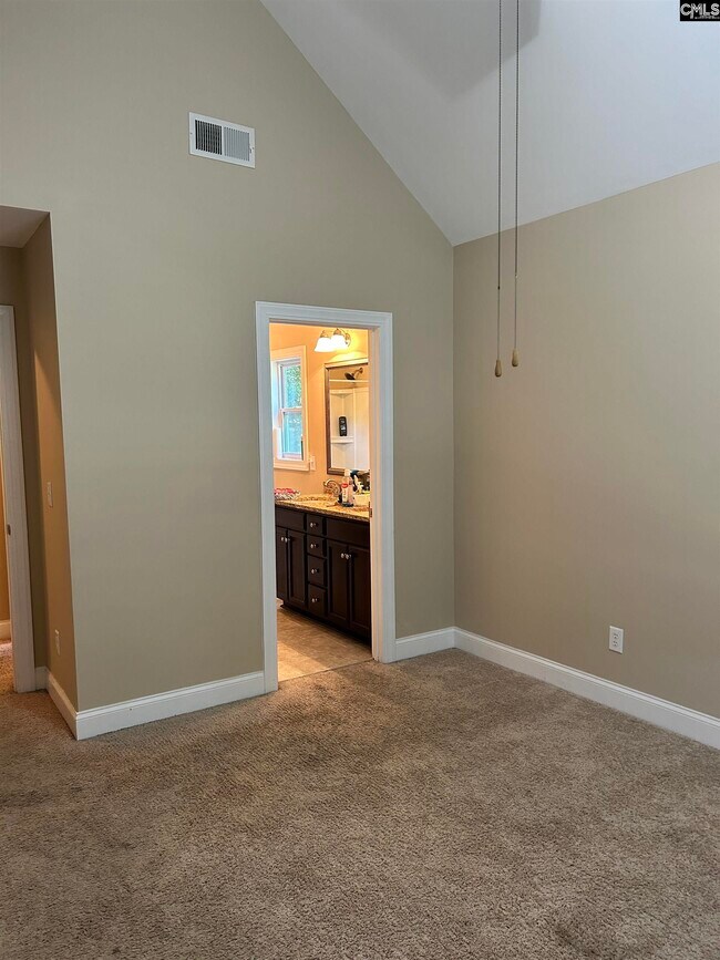 Building Photo - 105 High Bluff Ln