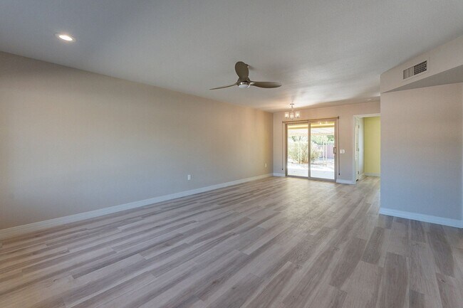 Building Photo - Modern Updated Home in Gated Community of ...
