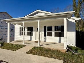 Building Photo - 75 Woodsdale Pl SE