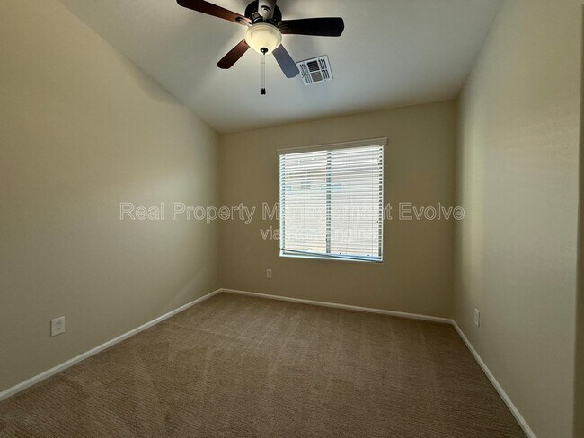 Building Photo - 2725 E Mine Creek Rd