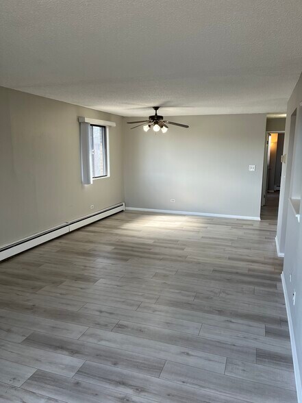 Building Photo - 5 Parkside Ct