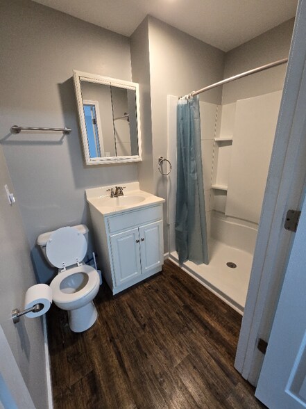 Building Photo - 215 N Harrisburg Ave