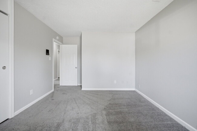 Building Photo - 3 BEDROOM RANCH HOME WITH GARAGE FOR RENT IN CENTRAL VIRGINIA BEACH!