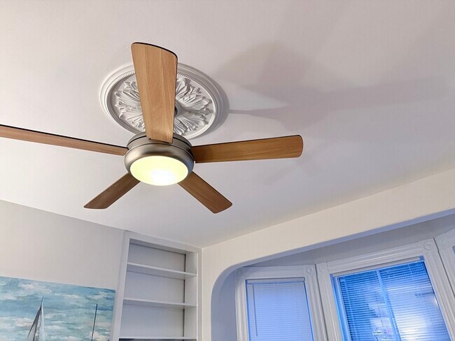 Building Photo - 91 Walnut St