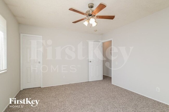 Building Photo - 1560 Leisure Dr