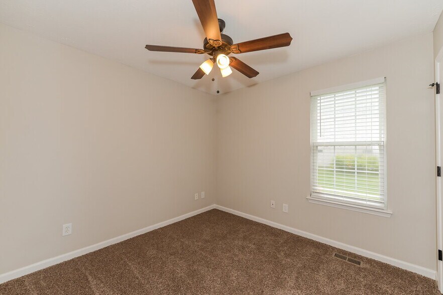 Building Photo - 504 Parrish Way