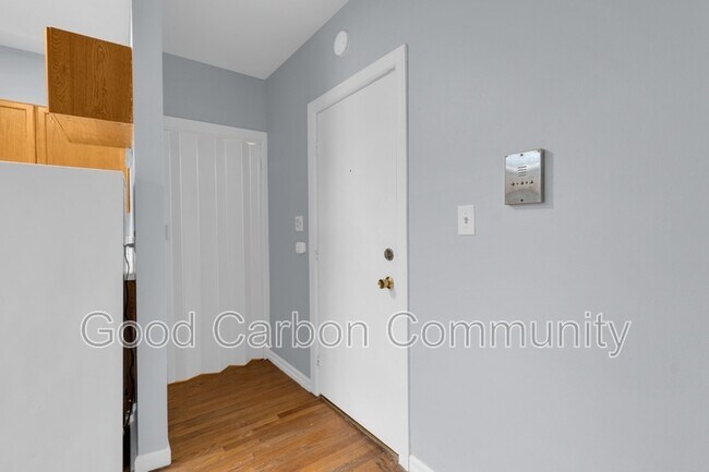 Building Photo - 131 Allen St