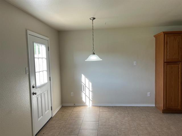 Building Photo - 711 E College St