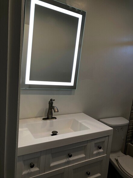 Building Photo - 3611 Mentone Ave