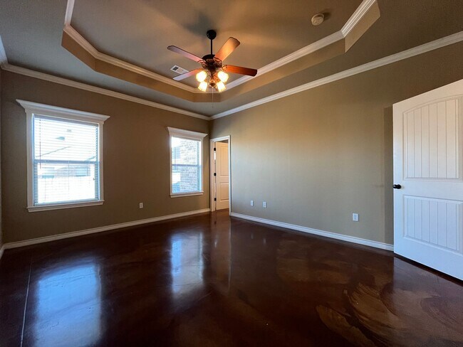 Building Photo - AVAILABLE NOW:  3 bedroom house