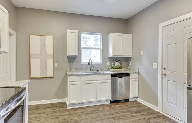 Building Photo - Fully Remodeled 4 Bedroom Benson Home!!