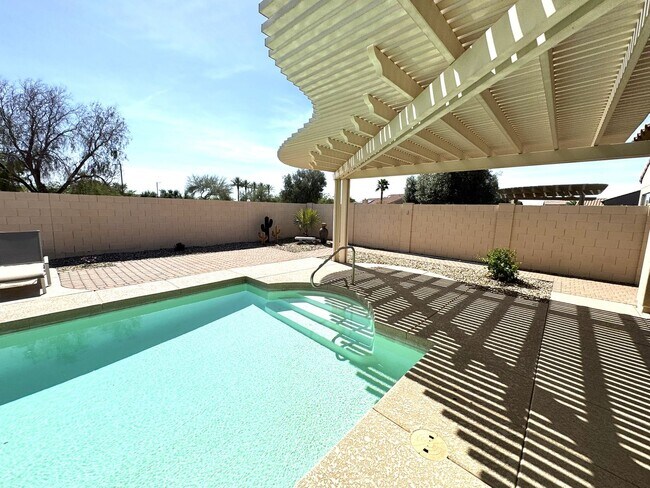 Building Photo - PebbleCreek 2 Bed/2.5 Bath Furnished Home - Resort-Style Living at Its Best!
