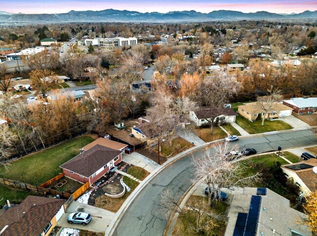 Building Photo - 6029 Iris Way