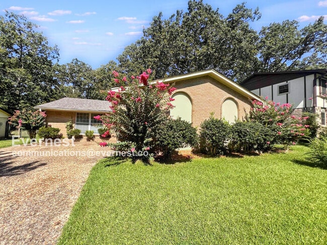 Primary Photo - 9105 Peach Tree Ln