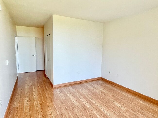 Building Photo - 2BR/2BA Remodeled Condo in the Towers! NEW...