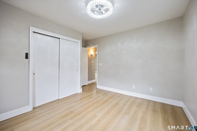 Building Photo - 87 Putnam St