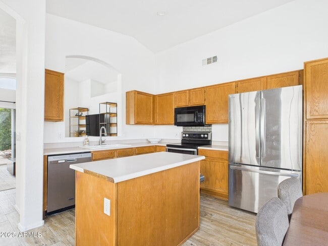Building Photo - 7125 W La Senda Dr