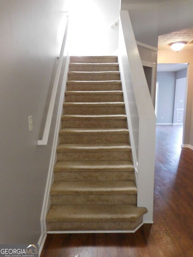 Building Photo - 566 Pond Lillies Rd SE