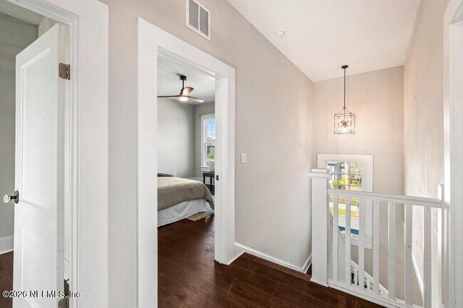 Building Photo - 2843 Oak St