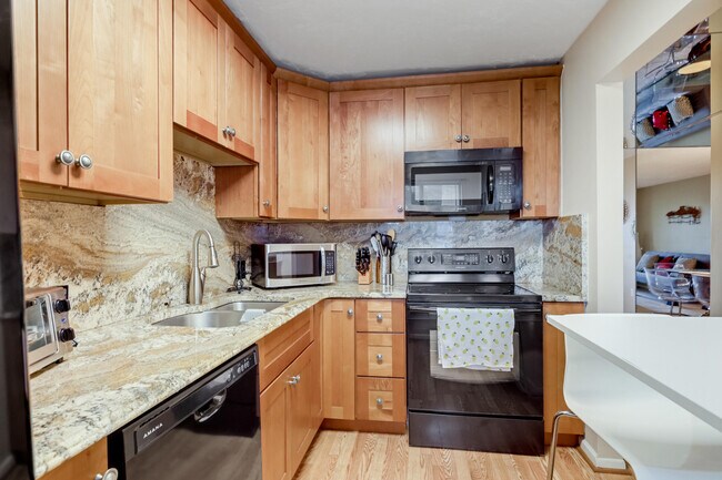 Building Photo - 4254 Deste Ct