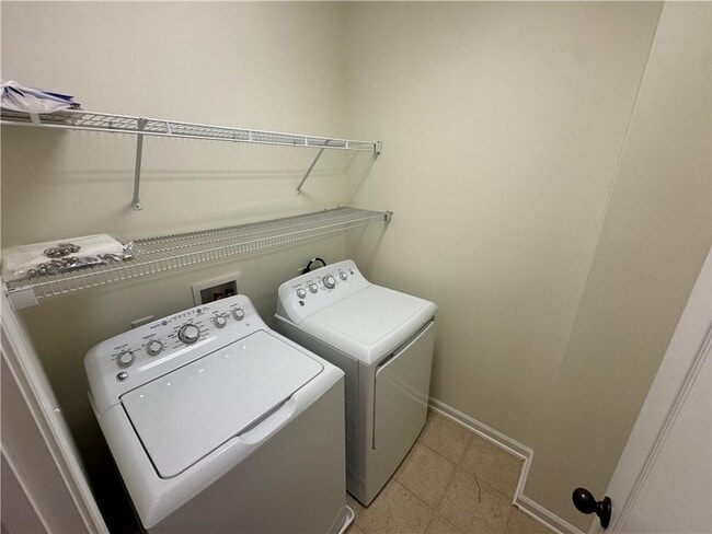 Building Photo - 5055 Hastings Terrace