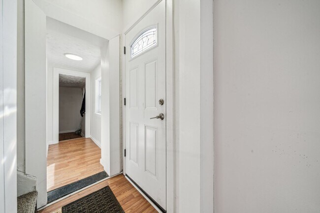 Building Photo - Spacious 3 Bedroom Home in Spring Garden (Single Family)