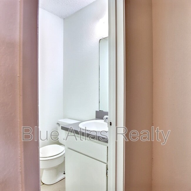 Building Photo - 3830 Coates Cir