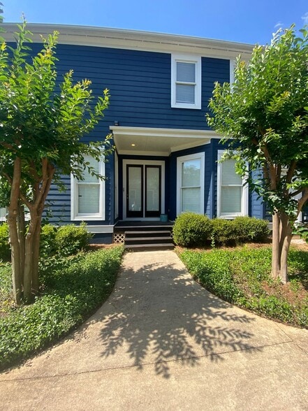 Building Photo - AVAILABLE NOW