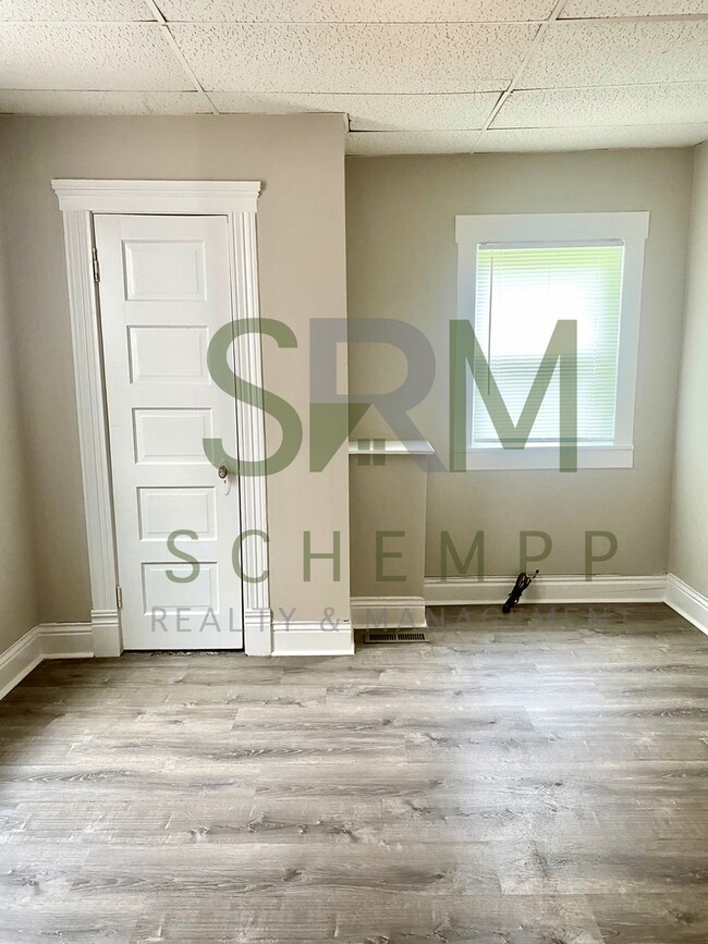 Building Photo - 3 Bedroom house with bonus room in Portland!- Section 8 accepted
