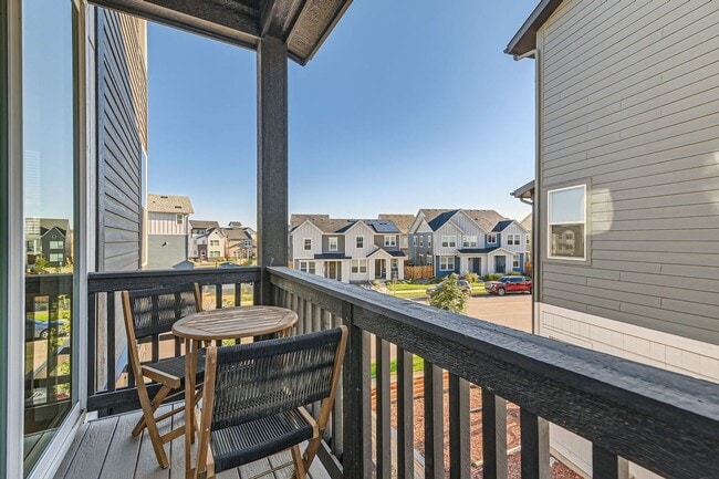 Building Photo - 3 Bedroom, 4 Bath Townhome in Broomfield