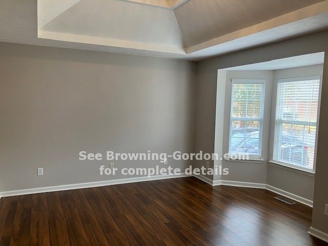 Building Photo - Amazing 3 bedroom 2 bath located in the Ol...