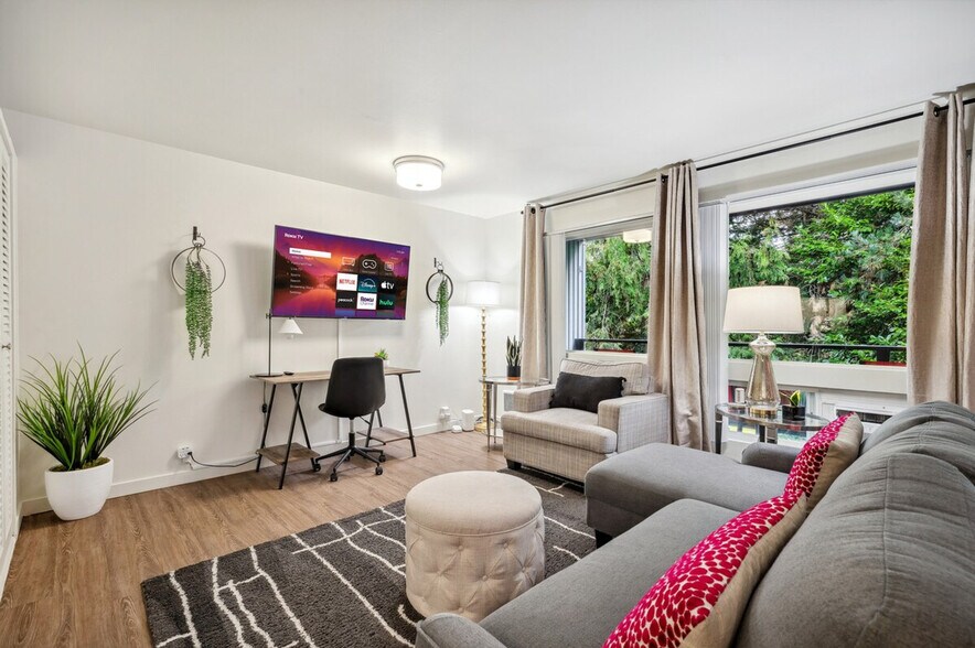 Building Photo - 436 102nd Ave SE