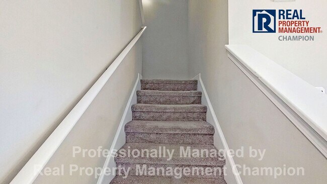 Building Photo - Spacious 3 BD/2.5 BA Home with Office Featuring Open Floorplan