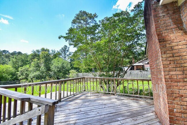 Building Photo - 5115 Lake Valley Dr