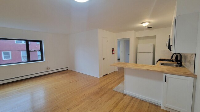 Building Photo - 204 Woodcliff Ave