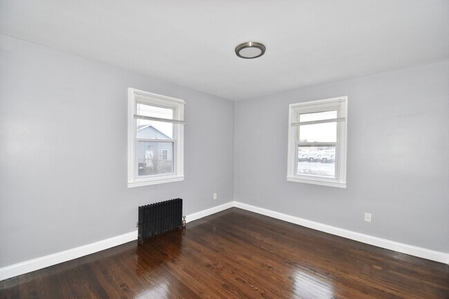 Building Photo - 153 Bosworth St