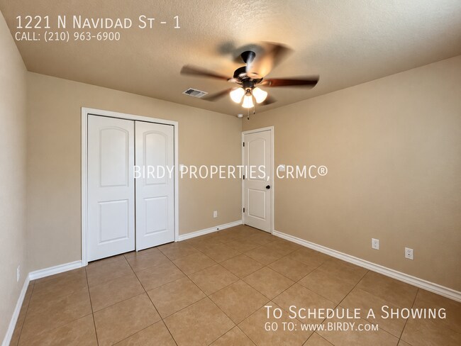 Building Photo - 1221 N Navidad St