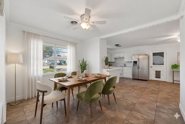 Building Photo - 703 Coryell St