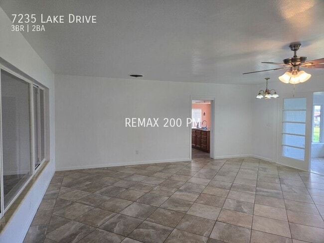 Building Photo - 7235 Lake Dr