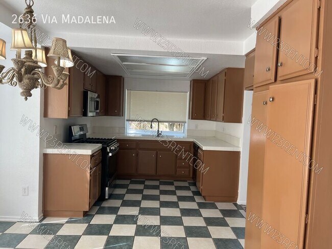 Building Photo - 2636 Via Madalena-