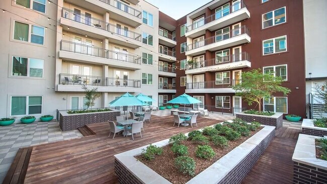 Building Photo - 4131 McKinney Ave