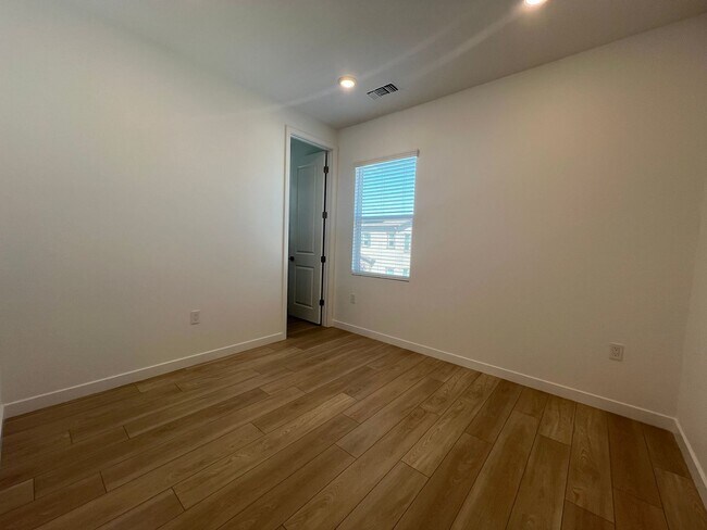 Building Photo - Brand New 4 Bed / 3.5 Bath Single-Family Home – Modern, Spacious & Energy Efficient