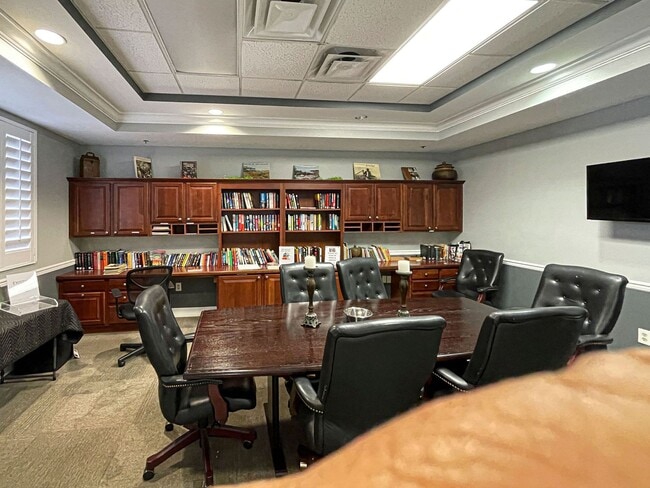 Building Photo - 3BD/2BA/3 Car Garage in Stoneybrook