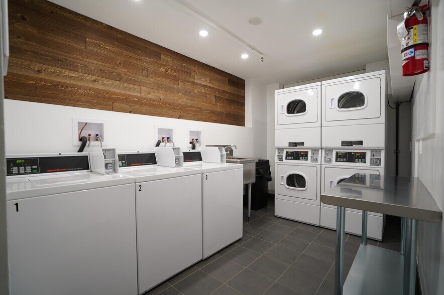 Building Photo - 85 Sutherland Rd