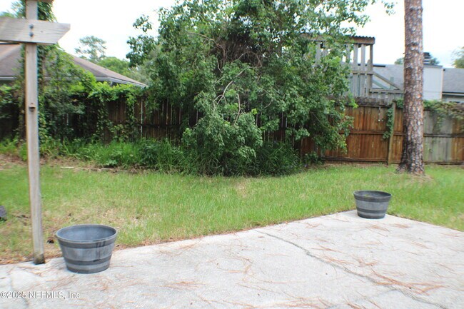 Building Photo - 10315 Docksider Dr E