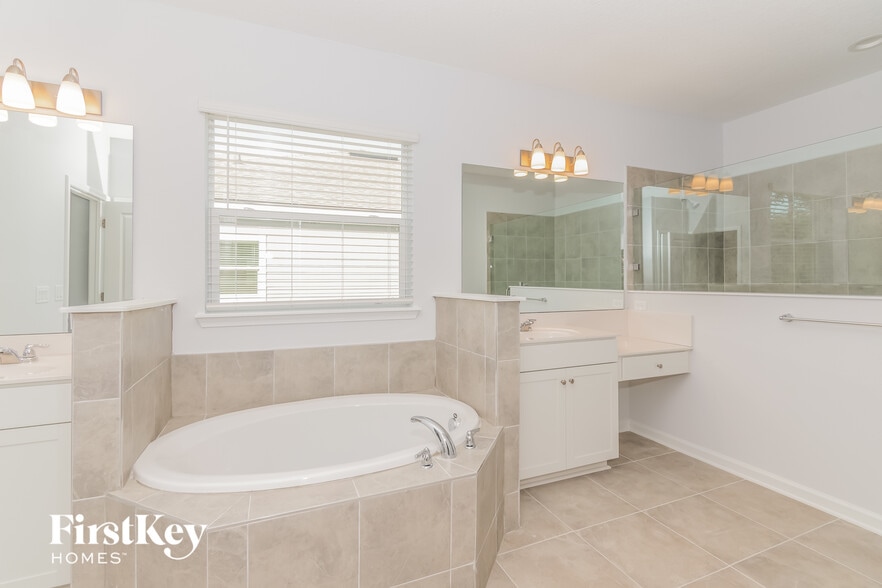 Building Photo - 3614 Oglebay Dr