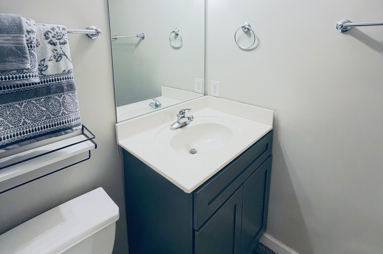 Building Photo - 3630 Sunset Hollow Dr