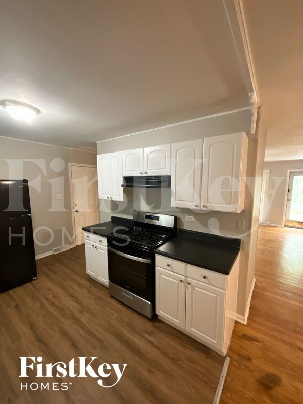 Building Photo - 22728 Ridgeway Ave