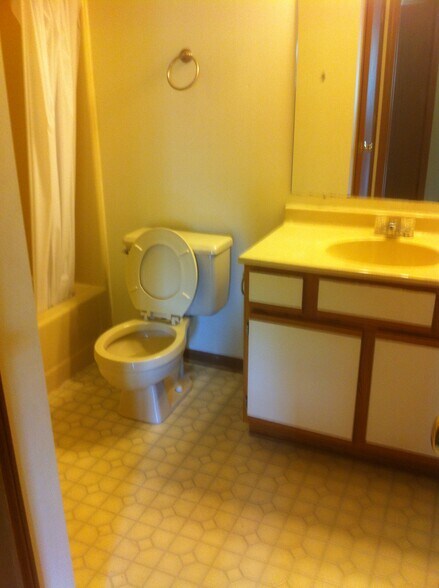 Building Photo - 3248 S 92nd St