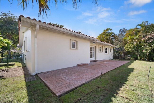 Building Photo - 329 Candia Ave